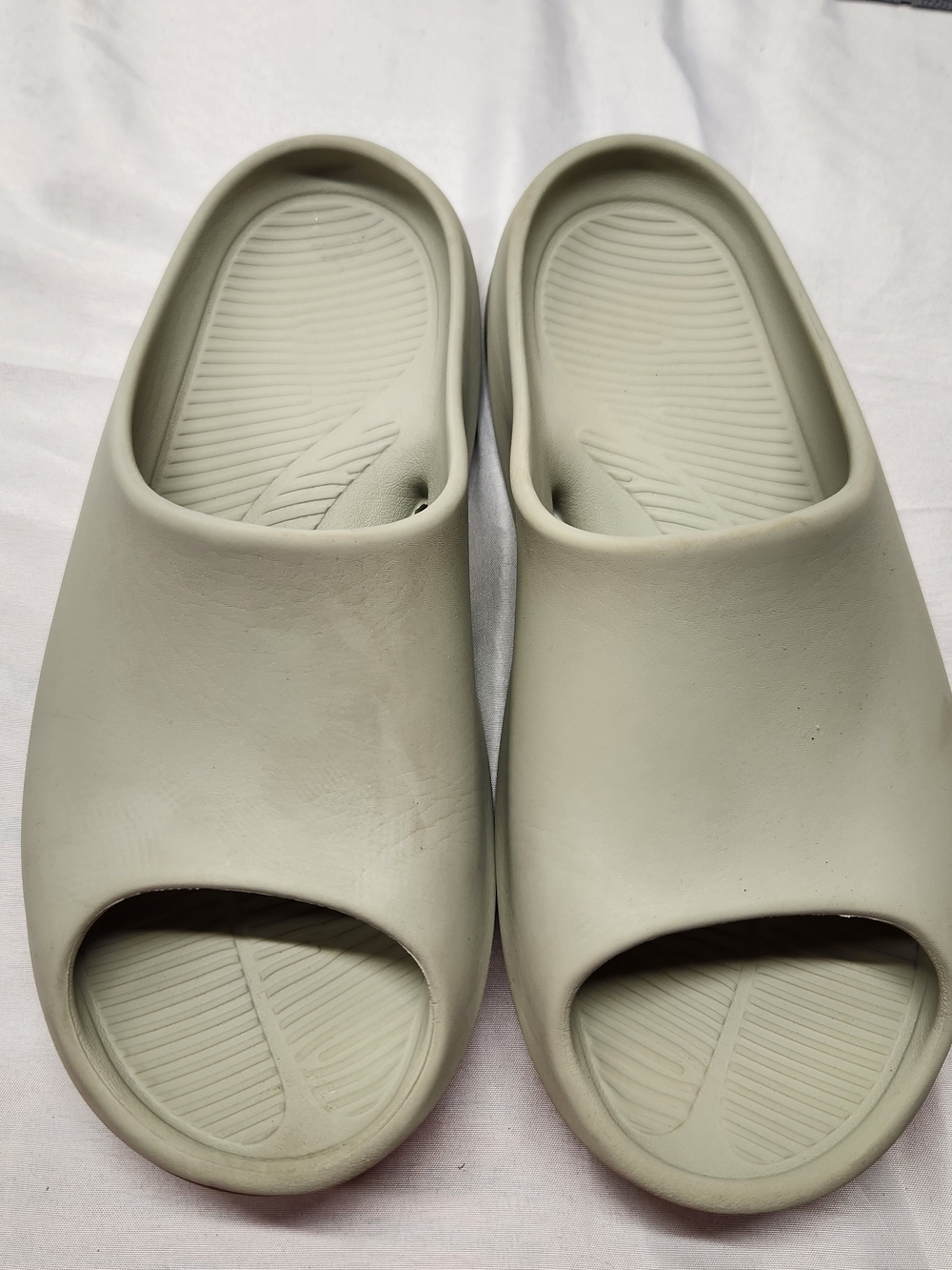 ⭐️Kenroll Non Slip Recovery Slides Tan Bone Minimalist Slippers 42/43 